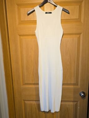 Fitted Cream Midi Dress – Sleeveless Bodycon Style